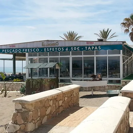 With 4 Bedrooms In Fuengirola, With Wonderful Sea View, Pool アパート ミハス